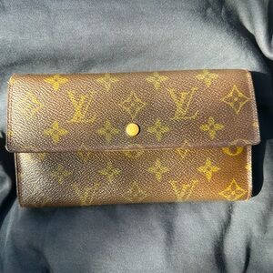 AUTHENTIC VINTAGE LOUIS VUITTON WALLET